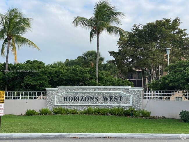 Building Photo - 8730 SW 133rd Avenue Rd Unit 304 Rental