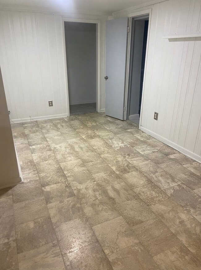 2500 Woodacres Rd NE Unit Apt