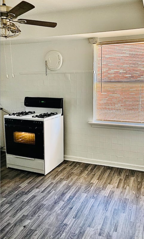 Photo - 1539 McLaran Ave Unit 1E