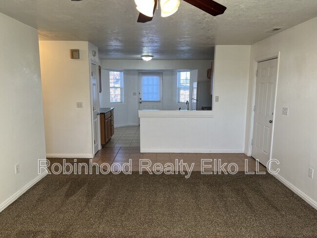 Photo - 333 Spring Creek Pkwy