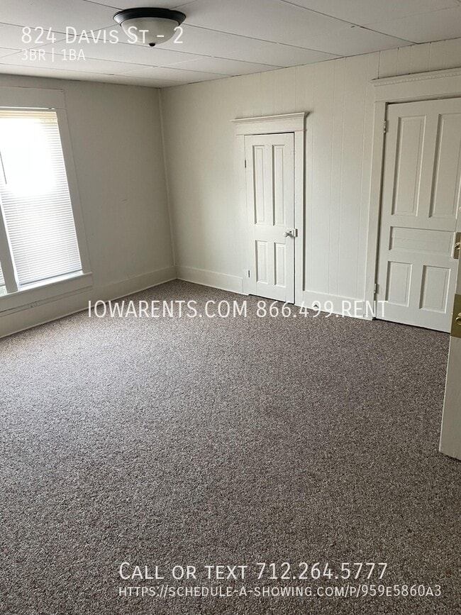 Building Photo - 824 Davis Ave Unit 2