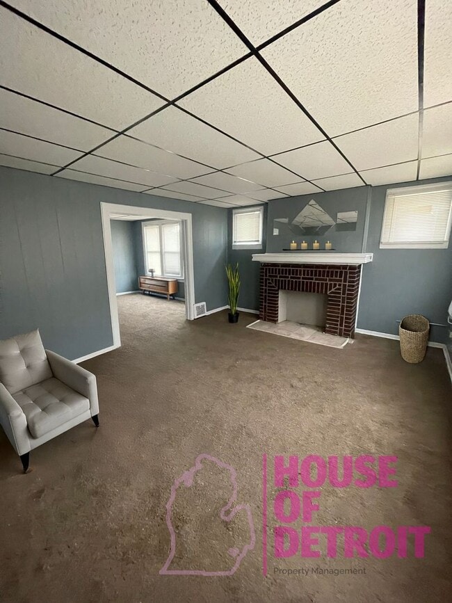 Photo - 5061 Hillsboro St Apartment Unit Upper