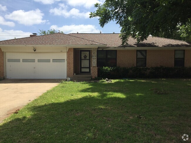 Building Photo - 1512 meandering way Rental