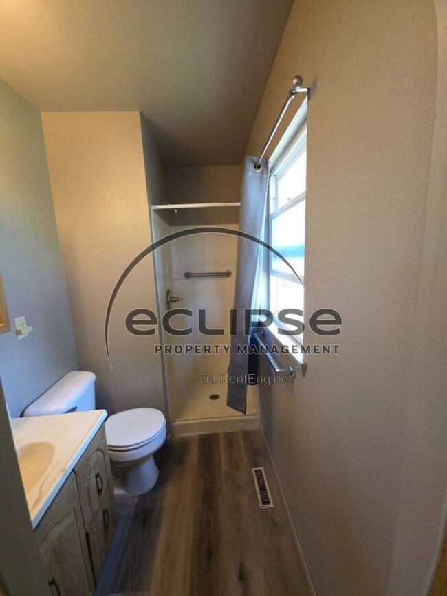 Photo - 721 Lee Dr