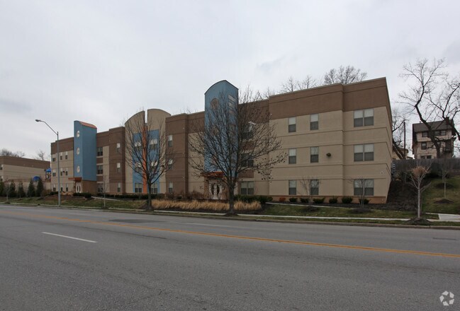 Photo - Parkway Apartments