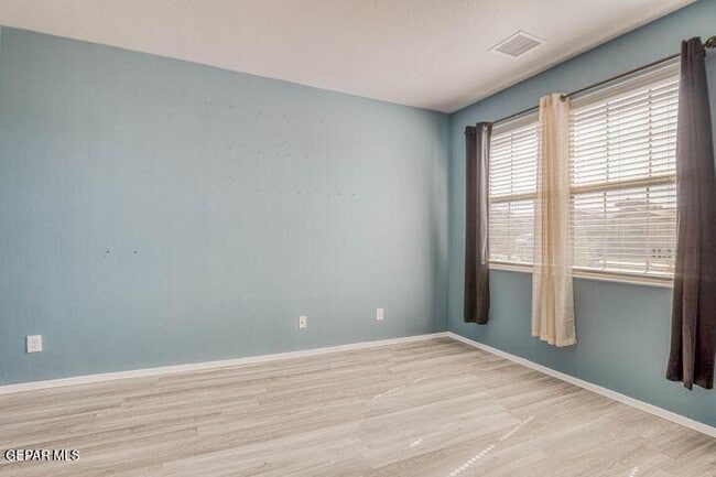 Photo - 13645 Samlesbury Ave