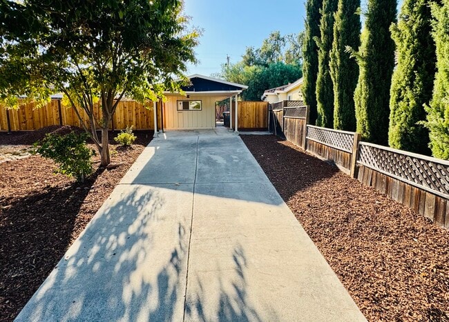 Driveway & Carport - 10349 Menhart Ln Rental