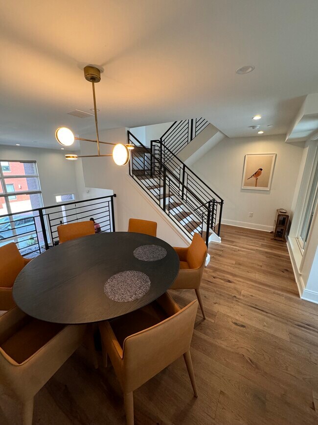 Building Photo - 310 Reed St