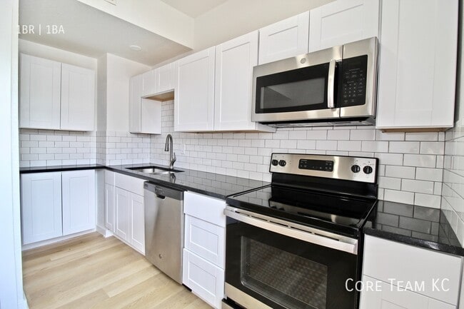 Building Photo - 712 Linwood Blvd Unit 716-9