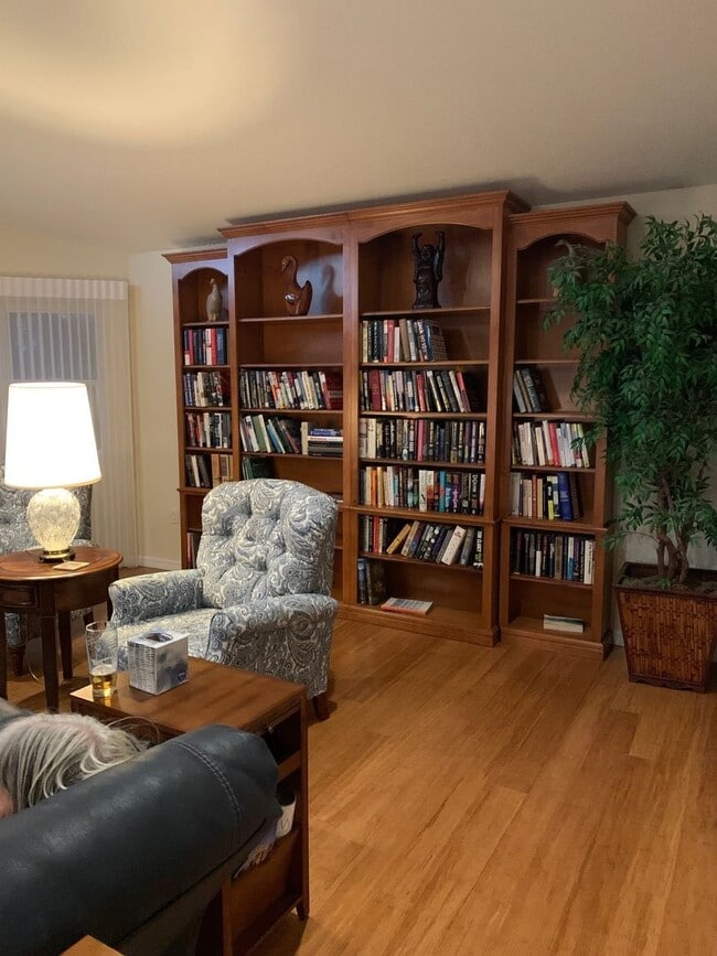 Photo - Spectacular Fully Furnished SEASONAL Home ...