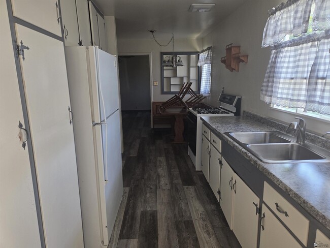 Photo - 1901 W 16th Pl