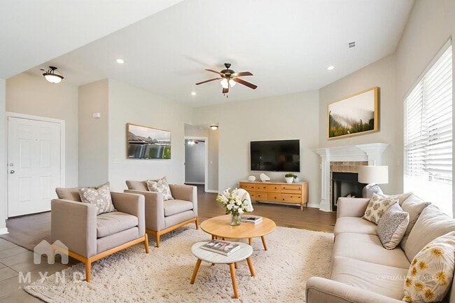 Photo - 430 Capri St