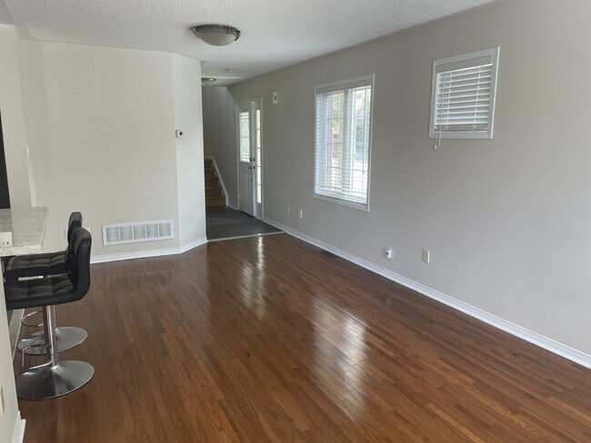 Photo - 71 Frank Faubert Dr