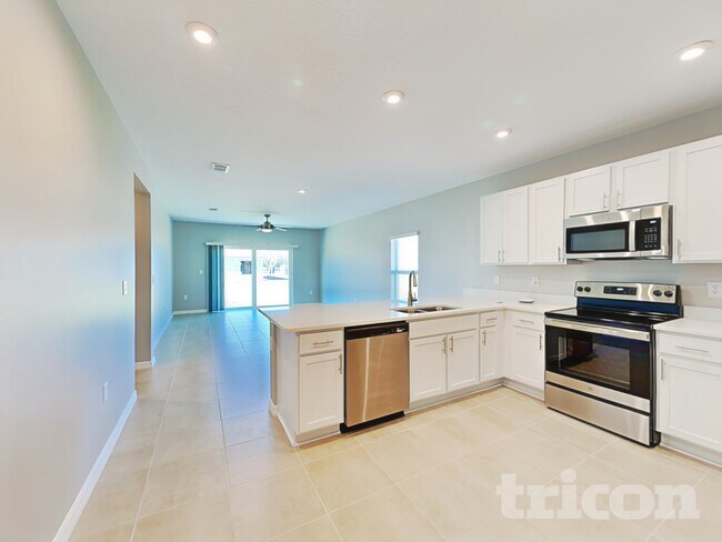 Photo - 252 Garnet Ave