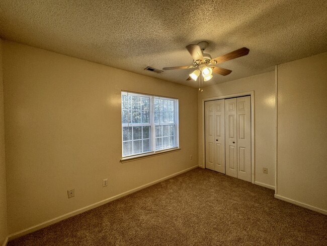 Photo - 204 Meadowbrook Ln