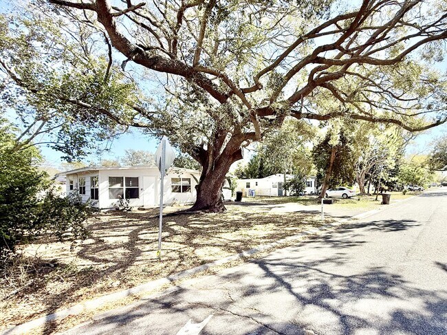 Photo - 7111 Onyx Dr N