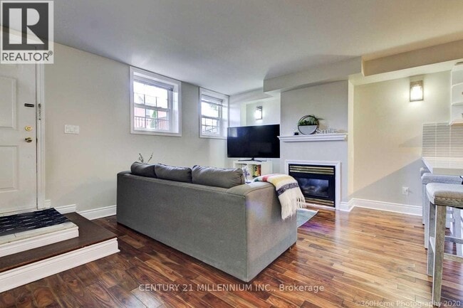 Photo - 78 Coxwell Ave