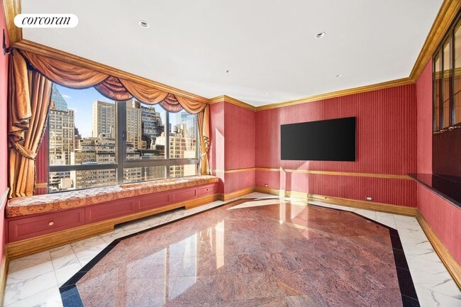 Photo - 100 United Nations Plaza