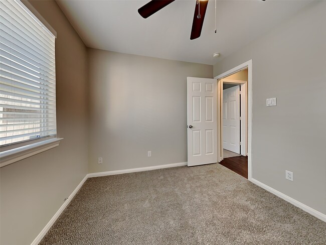 Photo - 4002 Old Pine Grove Dr