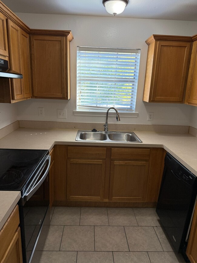 Photo - 1920 Galveston Ave