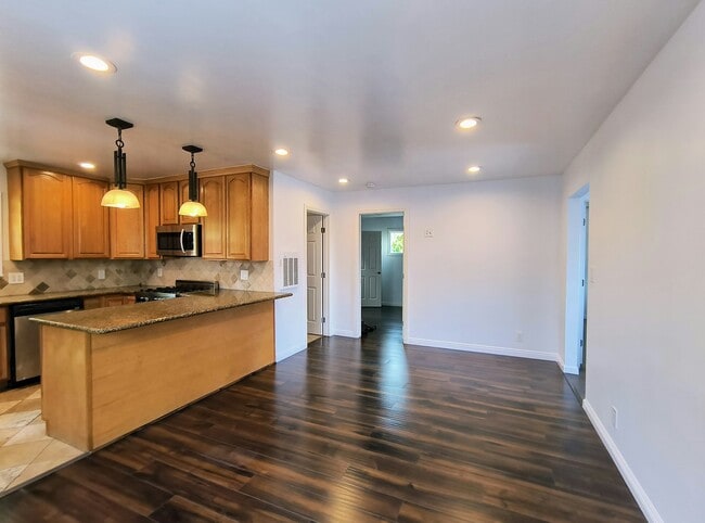 Photo - 1615-1617 D St, Unit 1615D