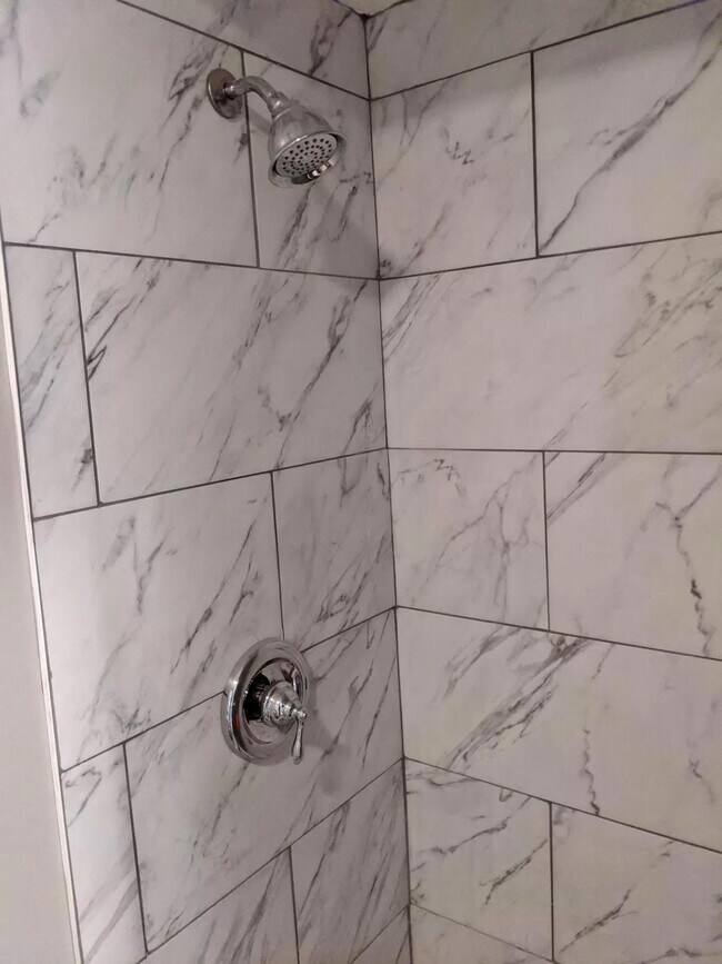 Photo - 6427 N Hermitage Ave