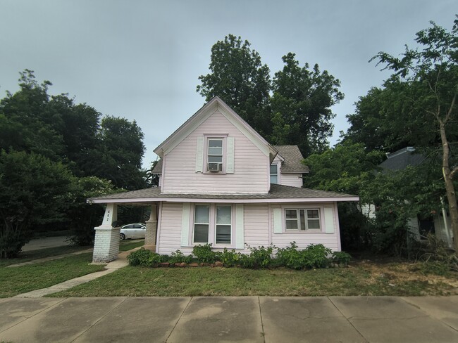 Photo - 402 E Warner Ave