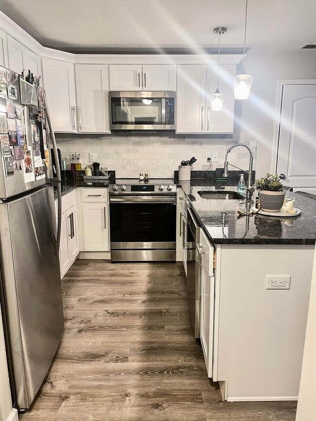 Photo - 1 Bed Condo w/ Laundry and Parking Unit 471 Whalley Ave  - J