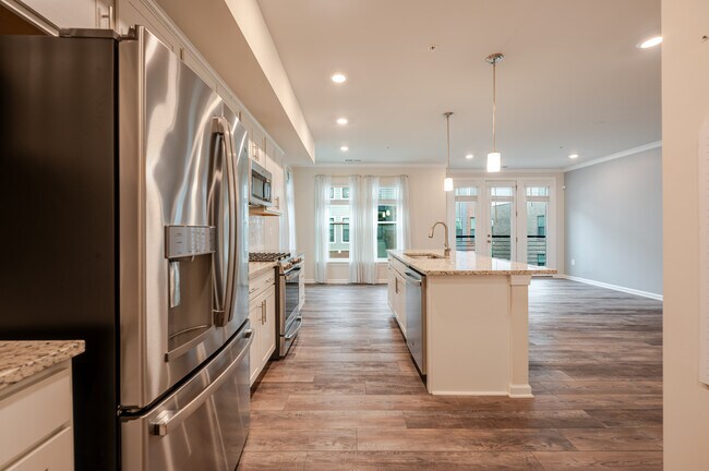 Photo - 2401 Stella Pl