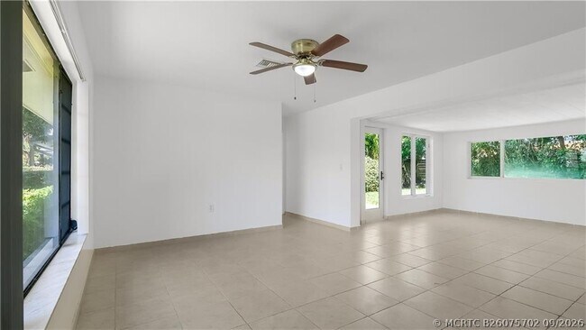 Photo - 2161 NE 35th St