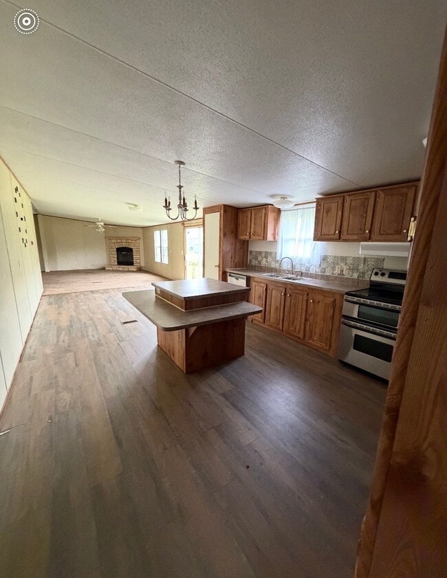 Photo - 121 Pecan Grove Ln