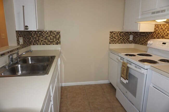 Photo - 2 Bedroom 2 Bathroom Townhome near NAS Jax