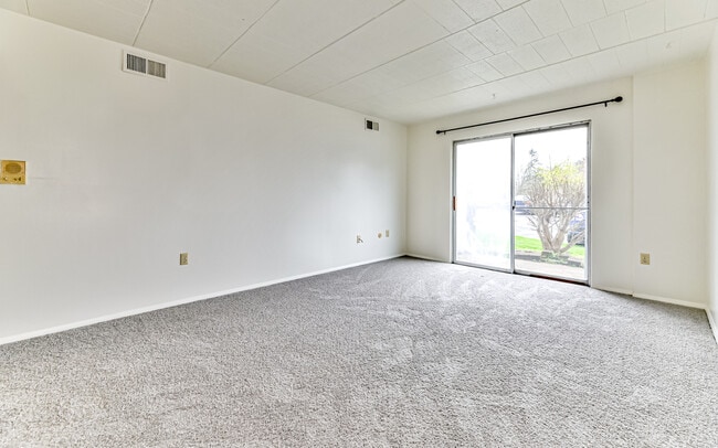 Photo - Hillcrest Apartments