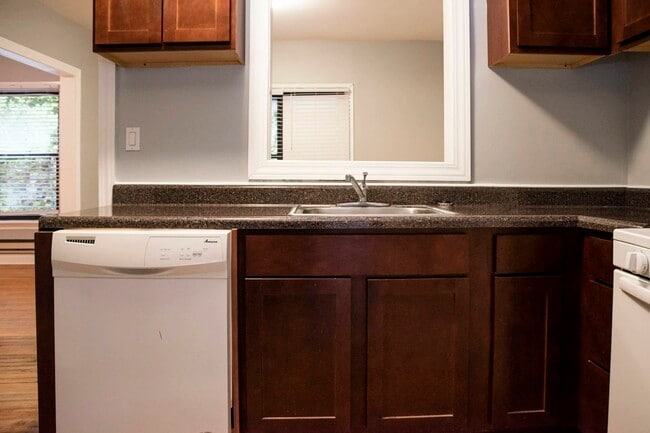 Building Photo - 732 W Roscoe St Unit 1S Rental