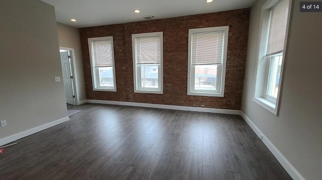 Photo - 12 Front St Unit 2nd Floor