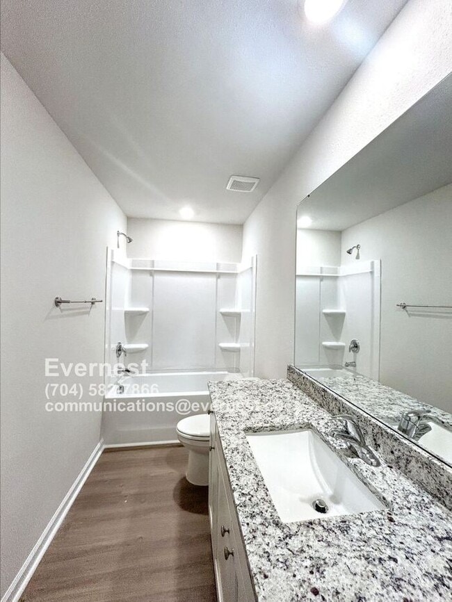 Photo - 2108 Willow Gln Dr