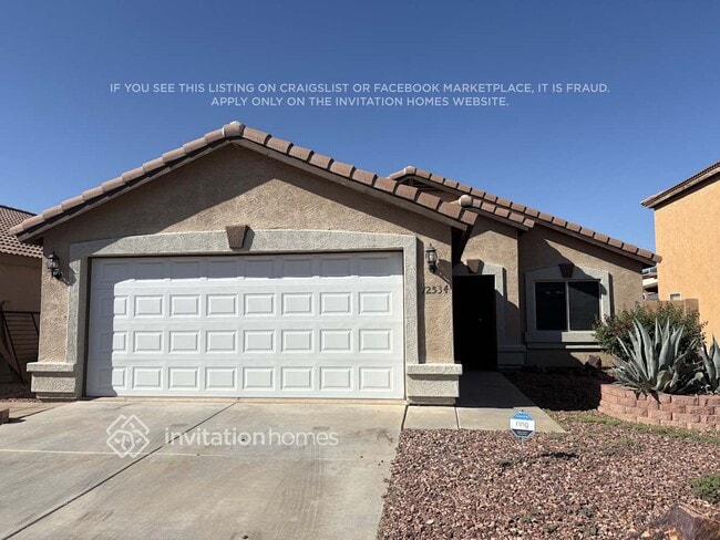 Building Photo - 12534 W Bloomfield Rd Rental