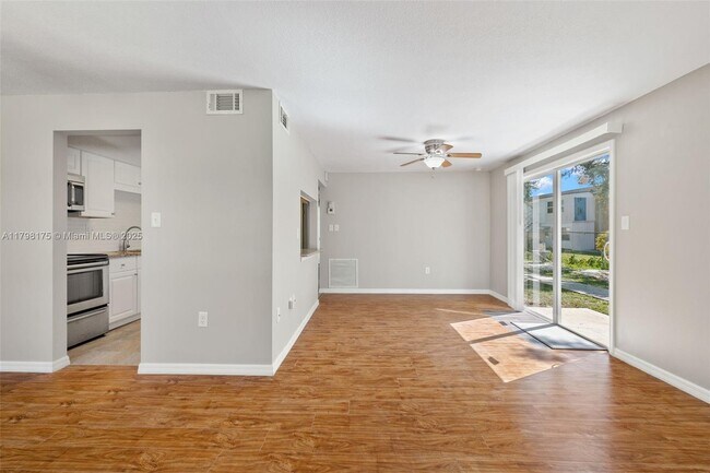 Photo - 22291 Westchester Blvd Unit 102