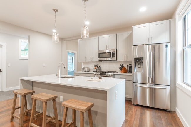 Photo - 65 Beech Glen St Unit 1