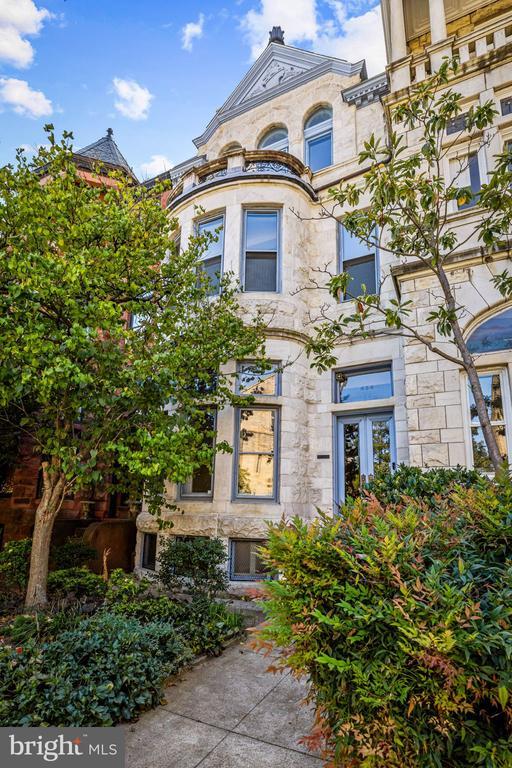 2444 Eutaw Pl