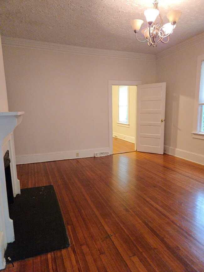 700 Summit Ave