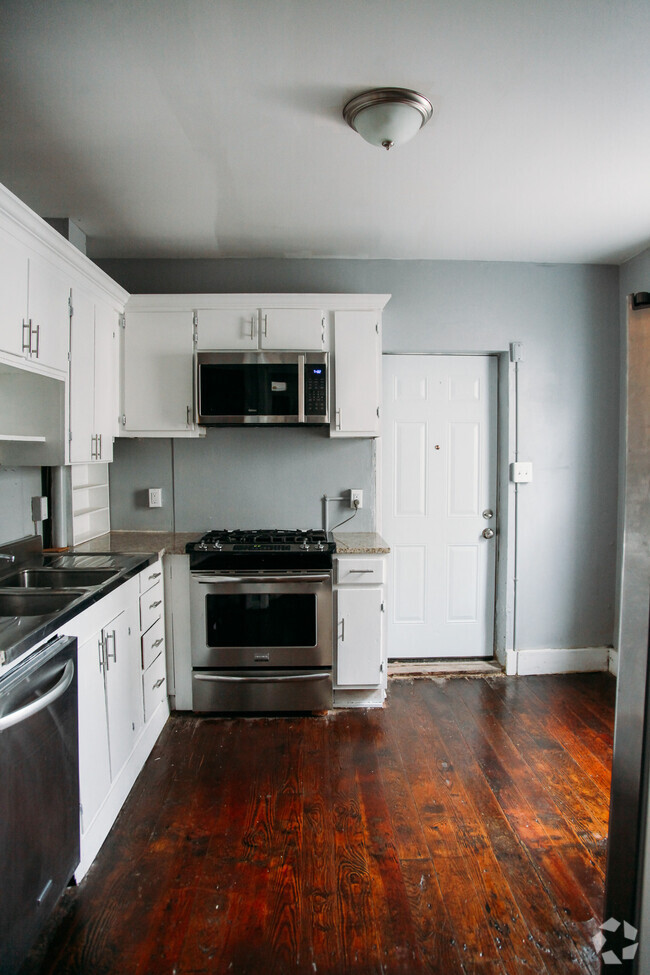 Building Photo - 1121 W Maple St Rental