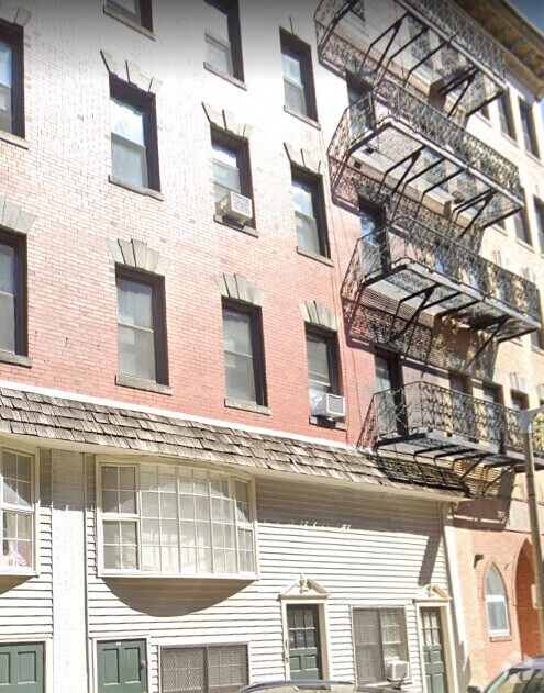Building Photo - 12 Charter St Rental