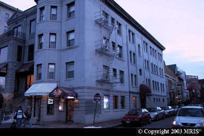 Building Photo - Heart of Dupont Circle Beautiful 2 Bedroom/2 Bath block to Metro Unit 201