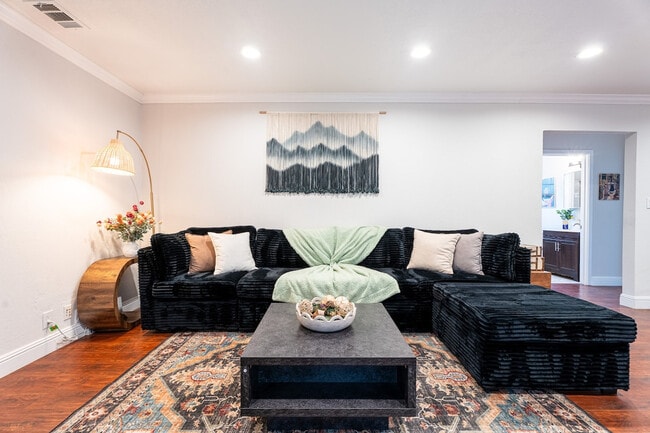 Building Photo - 1004 Airport Blvd Unit SI ID1514081P