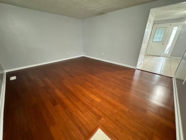 Photo - 1786 Springfield Ln