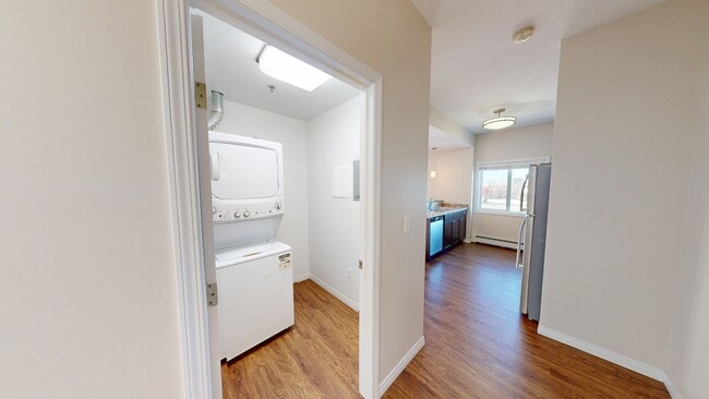 Photo - 10004-1097A 97A St Unit 301