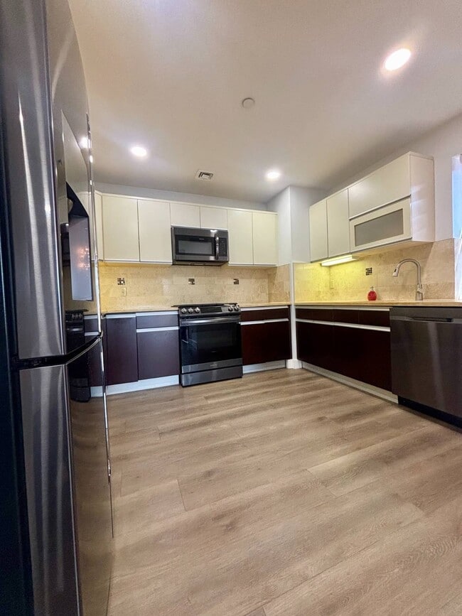 2381 Ocean Ave Unit 7D