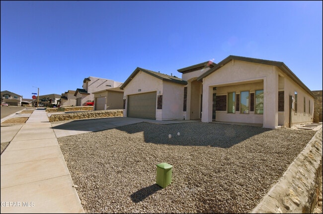 Building Photo - 12844 Giovanni Grajeda Ave