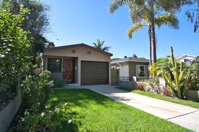 Building Photo - 2 Bed 1 Bath - Home For Lease